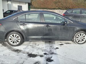 TOYOTA COROLLA 2023 LUNA / 1.8 PETROL HYBRID /AUTO - Image 4