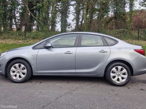 Opel Astra 2015 (NCT 08/26) - Image 4