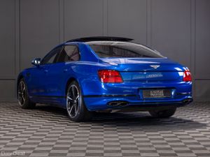 222 Bentley Flying Spur S V6 Hybrid - Image 4