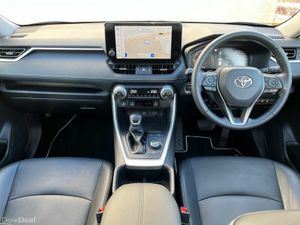 Toyota RAV4 2.5 Hybrid AWD-i Platinum - Image 4