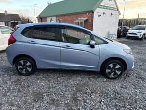 HONDA FIT 1.5 PETROL HYBRID*LOW MILKEAGE* - Image 4