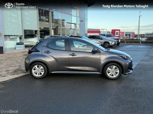 Toyota Yaris 1.5 HYBRID LUNA - Image 3