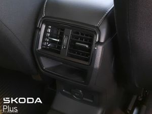 Skoda Karoq **AUTOMATIC**WINTER PACK**SEL 2.0TDI 1 - Image 4