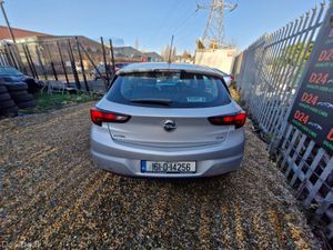 16 Opel Astra 1.6D SC 5DR NCT 10/27 RT€180 €6,995 - Image 4