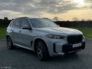 2024 BMW X5 3.0L xDrive45e M Sport - Image 2