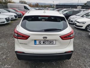 Nissan Qashqai ACENTA PREMIUM Low Mileage - Image 4