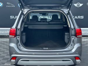 Mitsubishi Outlander 4x4 auto - Image 4