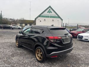 HONDA VEZEL 1.5 AUTO PETROL HYBRID *HUGH SPEC* - Image 4