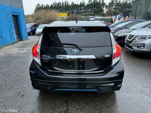 2016 Toyota Aqua Hybrid Automatic Alloys/Car Play - Image 3