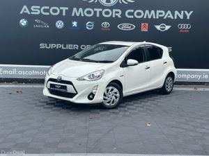 Toyota Aqua Hybrid - Image 4