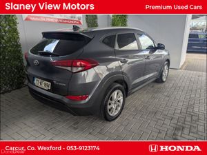 Hyundai Tucson 1.7 SE NAV BLD 116PS 5DR - Image 2