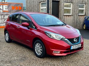 ==HYBRID//LOW KMS//AUTO//LIKE NEW - Image 4