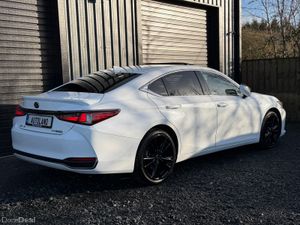 222 Lexus ES300 F-Sport - Image 4