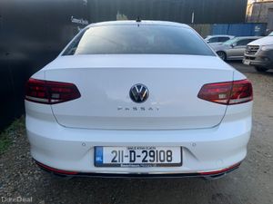 VOLKSWAGEN PASSAT 2.0 TDI 150 BHP R LINE 4DR - Image 4