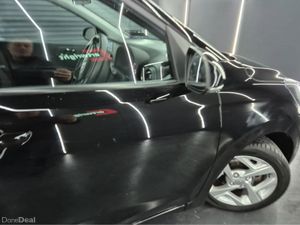 Hyundai i10 DELUXE 5DR - Image 2