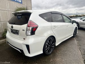 Toyota Prius GR SPORT 7 SEATER AUTOMATIC HYBRID 1. - Image 4
