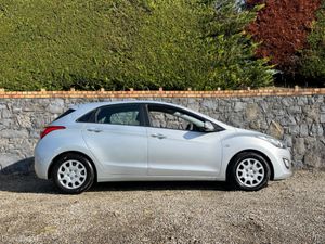 Hyundai i30 1.6 CRDI CLASSIC BL/ DRI 5DR BLUE DRIV - Image 3