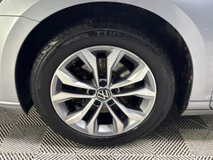 Volkswagen Passat BUSINESS 2.0 TDI MANUAL 6SPEED F - Image 3