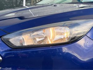 Ford Focus 1.5 TDCI ZETEC 120PS 5DR - Image 2