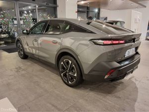 Peugeot 408 ALLURE 1.2 130 AUTOMATIC - Image 4