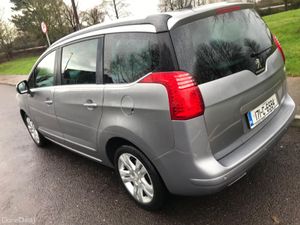 Peugeot 5008 FAMILY 1.6 BLUE HDI 120 L LEATHER - Image 4