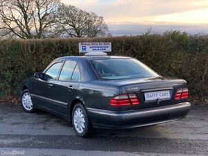 Mercedes-Benz E-Class E 200 KOMPRESSOR 4DR AUTO - Image 3