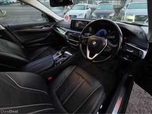 BMW 5-Series ( 172 REG ) 523D LUXURY UPGRADED PACK - Image 4