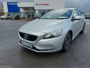 Volvo V40 D2 MOMENTUM ED 5DR - Image 2