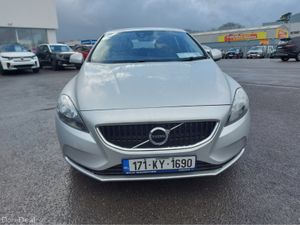 Volvo V40 D2 MOMENTUM ED 5DR - Image 3