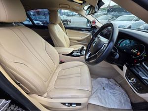 BMW 5-Series ( 172 REG ) 523D LUXURY - CARPLAY NAV - Image 2