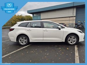 Toyota Corolla LUNA/2022/IRISH CAR/1.8 PETROL HYBR - Image 4