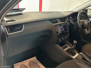 Skoda Octavia AMBITION 1.6 TDI 115HP 4DR - Image 4