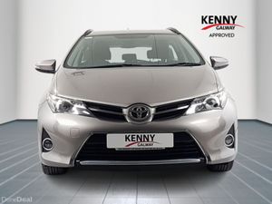 Toyota Auris 1.4 D-4D AURA TS 4DR - Image 2