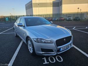 Jaguar XF 2.0D Prestige LOW MILEAGE, FULL SERVICE - Image 4