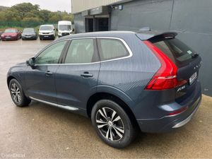 Volvo XC60 CORE T6 RECHARGE AWD PHEV AS NEW! - Image 4