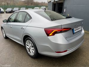 Skoda Octavia AMBITION TSI 110 AUTO AS NEW!! - Image 4