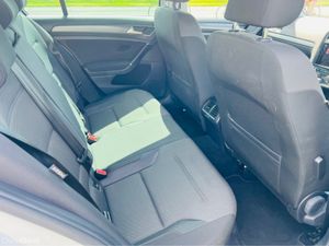 Volkswagen Golf ONLY 64K KMS / AUTO / FINANCE AVAI - Image 4