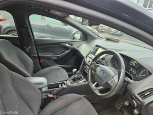 Ford Focus St-line 1.0 Ecoboost 125PS 6SPD - Image 4