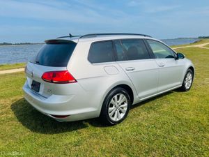 Volkswagen Golf LOW KMS / AUTO / FINANCE AVAILABLE - Image 4