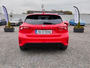 Ford Focus ZETEC 1.5 TDCI 125PS 6SPEED 4DR - Image 3