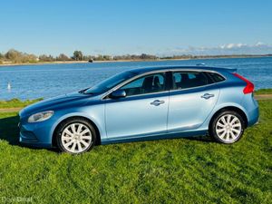 Volvo V40 SALE NOW ON / €12900 / FINANCE AVAILABLE - Image 3