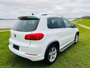 Volkswagen Tiguan AUTO / R LINE MODEL / FINANCE - Image 3