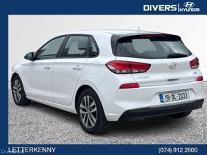 Hyundai i30 Deluxe - Image 2