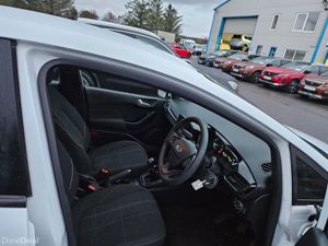 Ford Fiesta Zetec 1.1 70PS 5M 4DR - Image 3