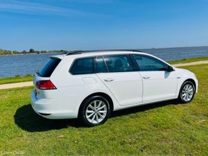 Volkswagen Golf LOUNGE MODEL / ESTATE / AUTO / FIN - Image 4