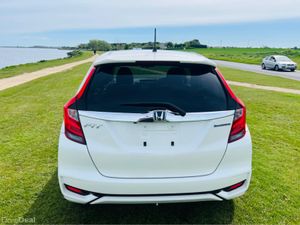 Honda Jazz HYBRID /  FINANCE AVAILABLE - Image 4