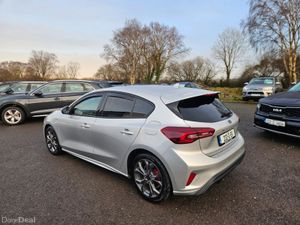 Ford Focus St-line 1.0T 125 M6 FWD 4DR - Image 2