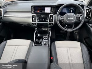 Kia Sorento 2.2 DIESEL AUTO 7 SEATS - Image 2