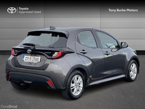 Toyota Yaris - Hybrid - New Generation - Luna Edit - Image 2