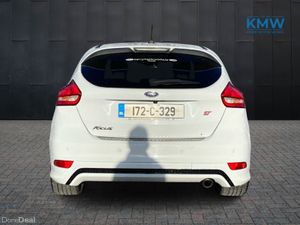 Ford Focus ST-Line 2.0 TDCI 150BHP... 18 Alloys + - Image 4